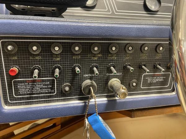 1988 Sea Ray 268 Express Cruiser - 12