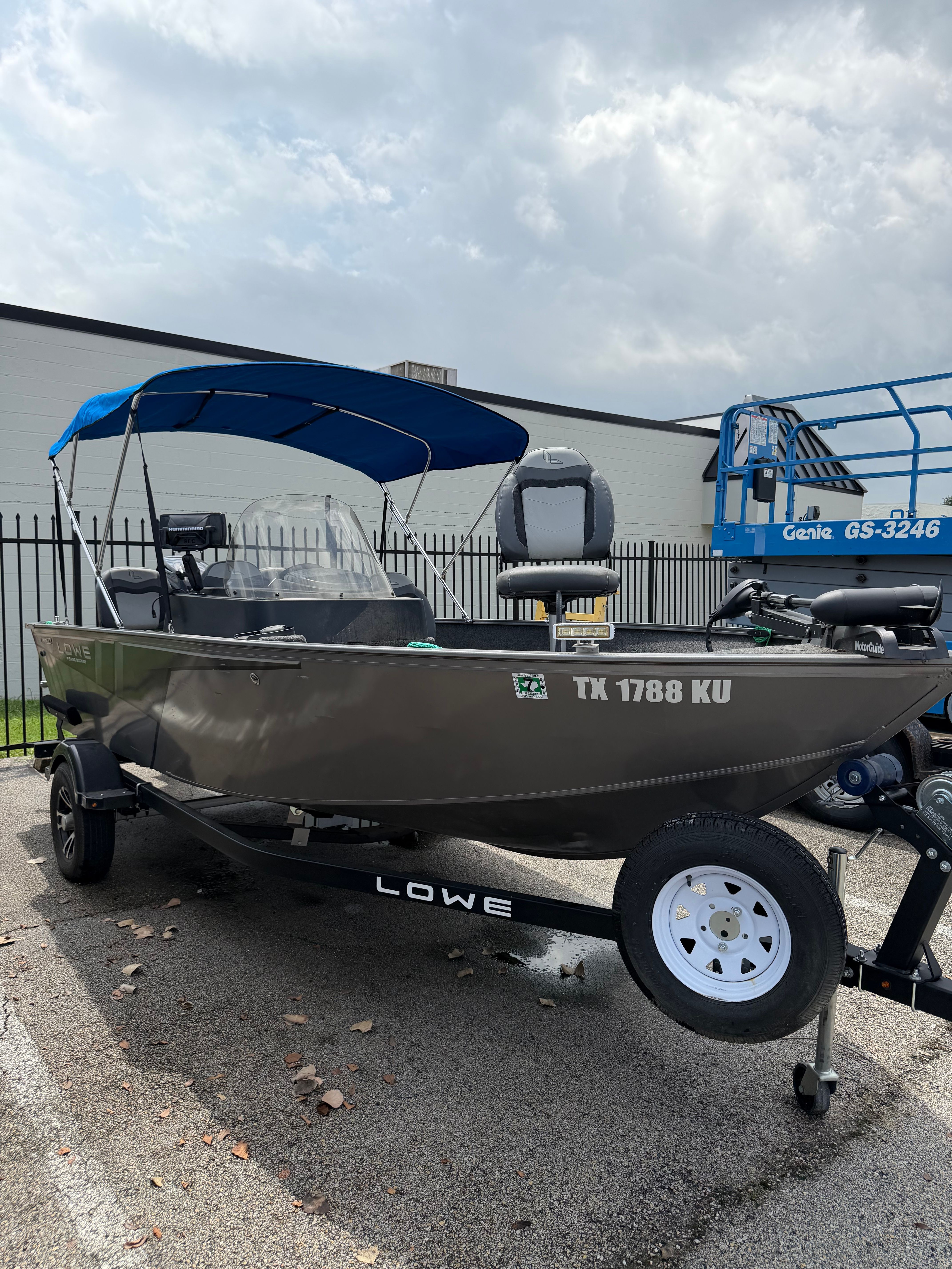 2023 Lowe Fishing Machine 1675SC