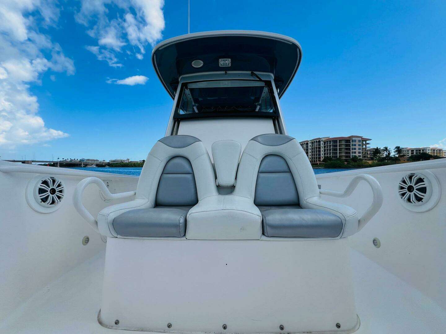 2012 Everglades 295 Center Console - Image 17