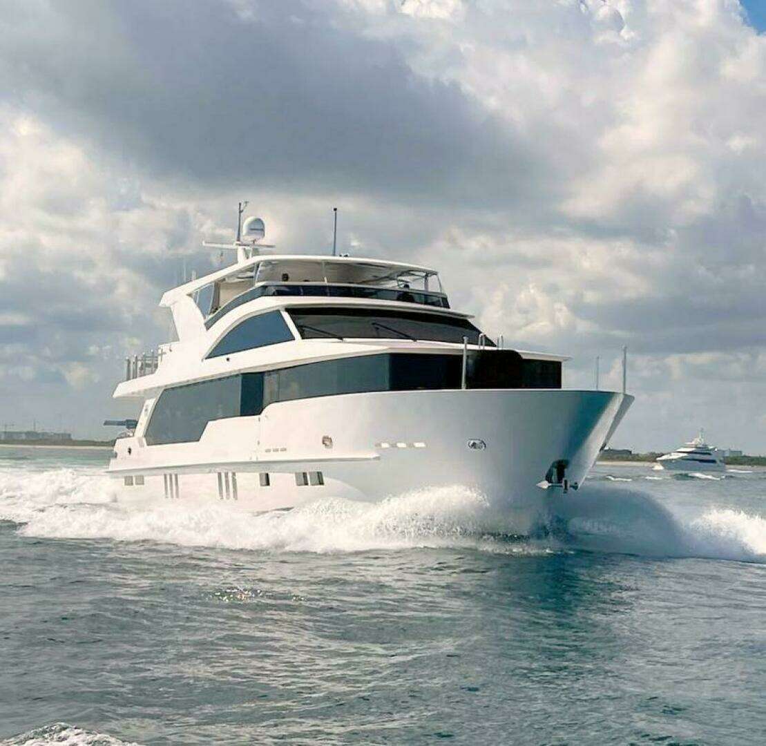 2024 Hargrave Raised Pilothouse - Image 20