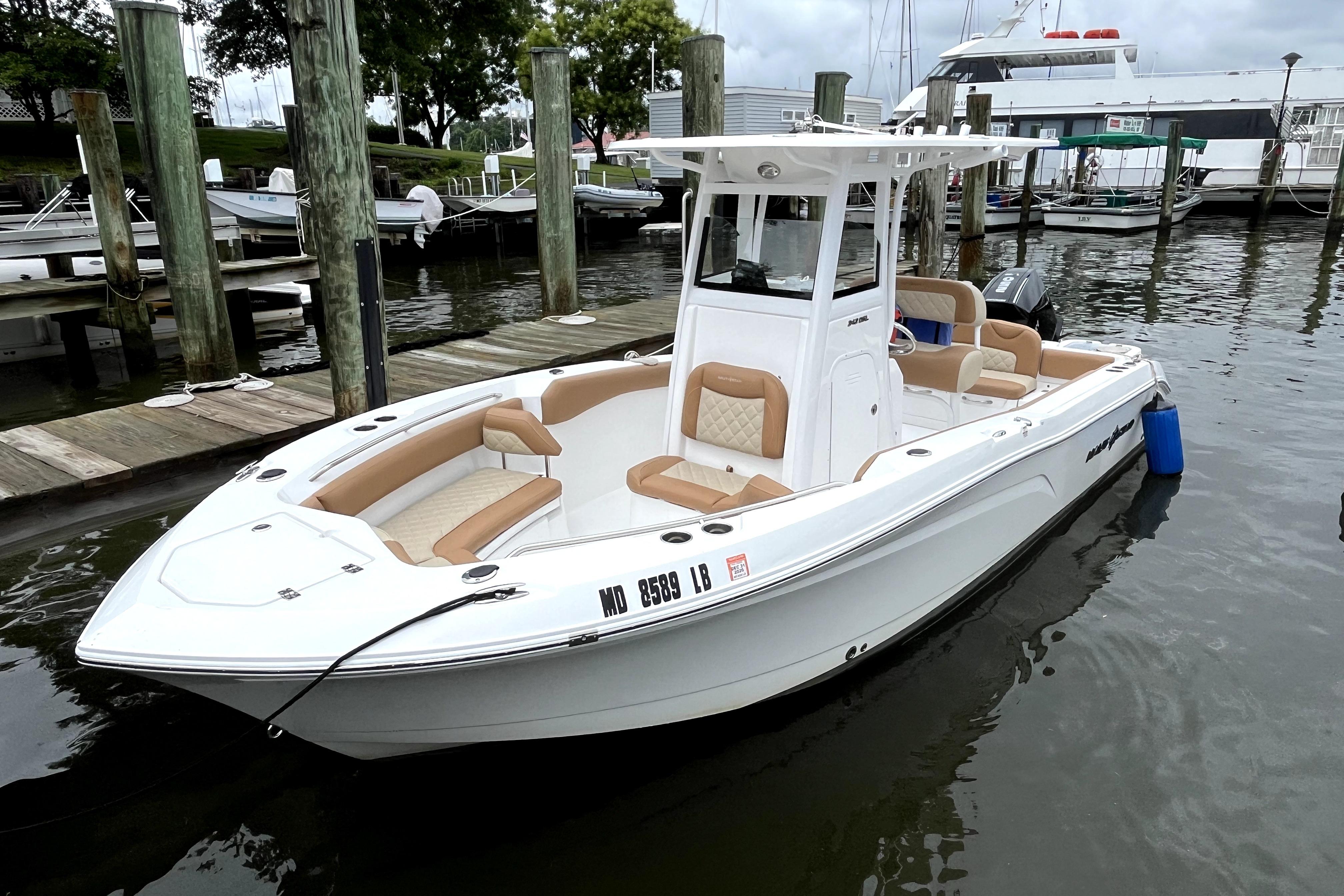 2025 NauticStar 242L Offshore
