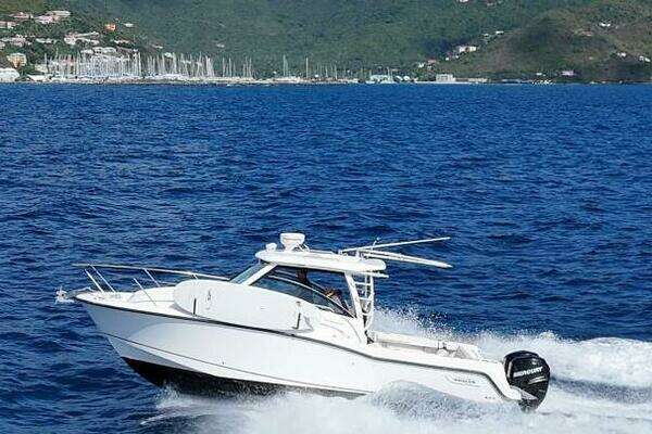 2013 Boston Whaler Conquest 315
