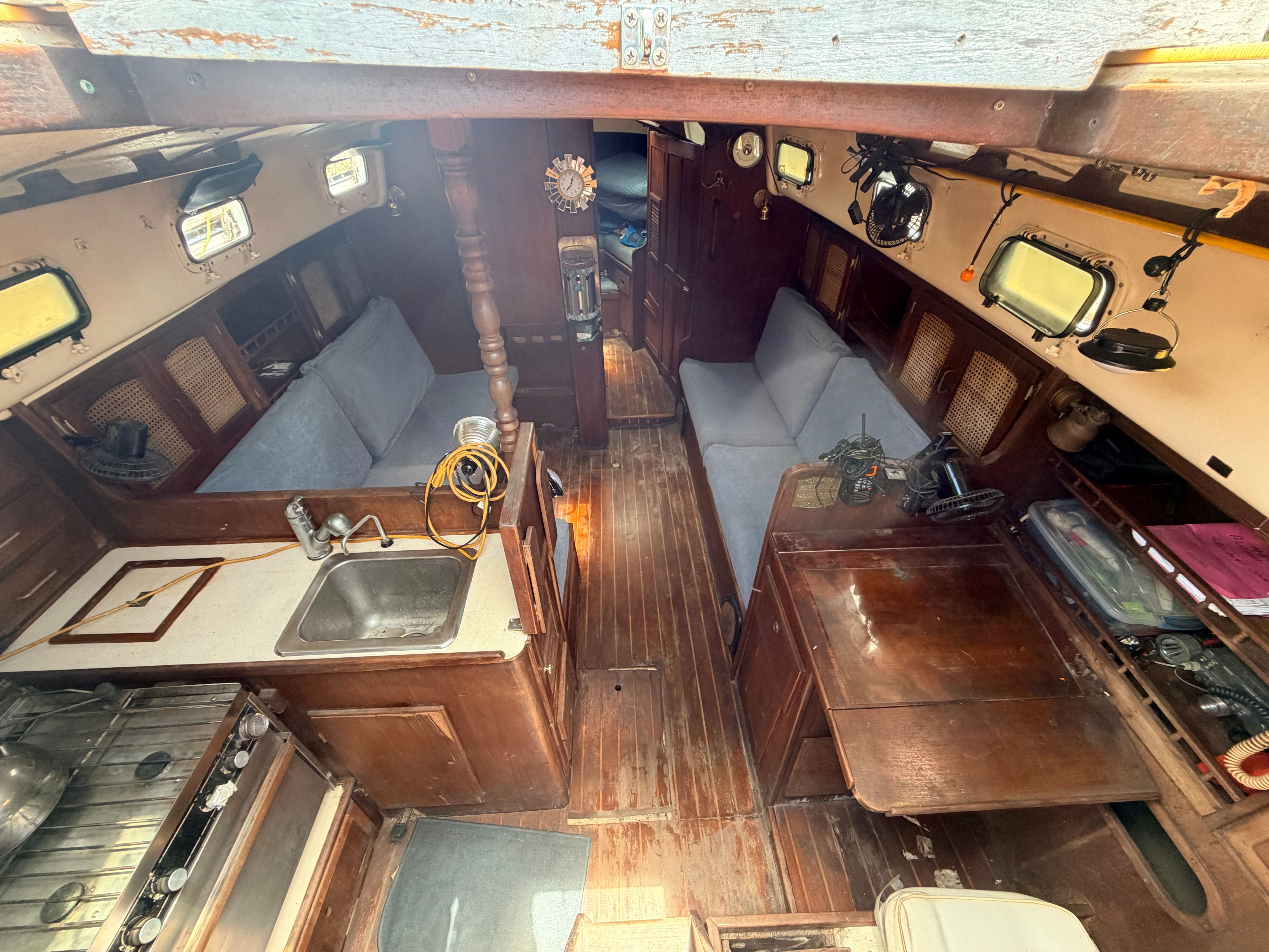1983 Aloha 34 - 4