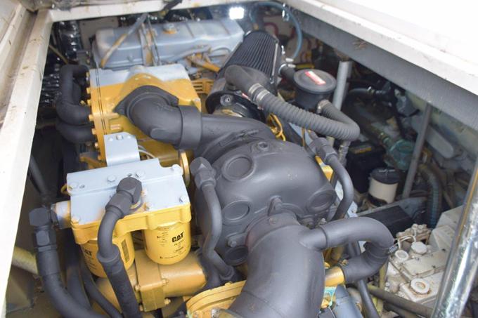 CAT 3208TA 375hp Portside