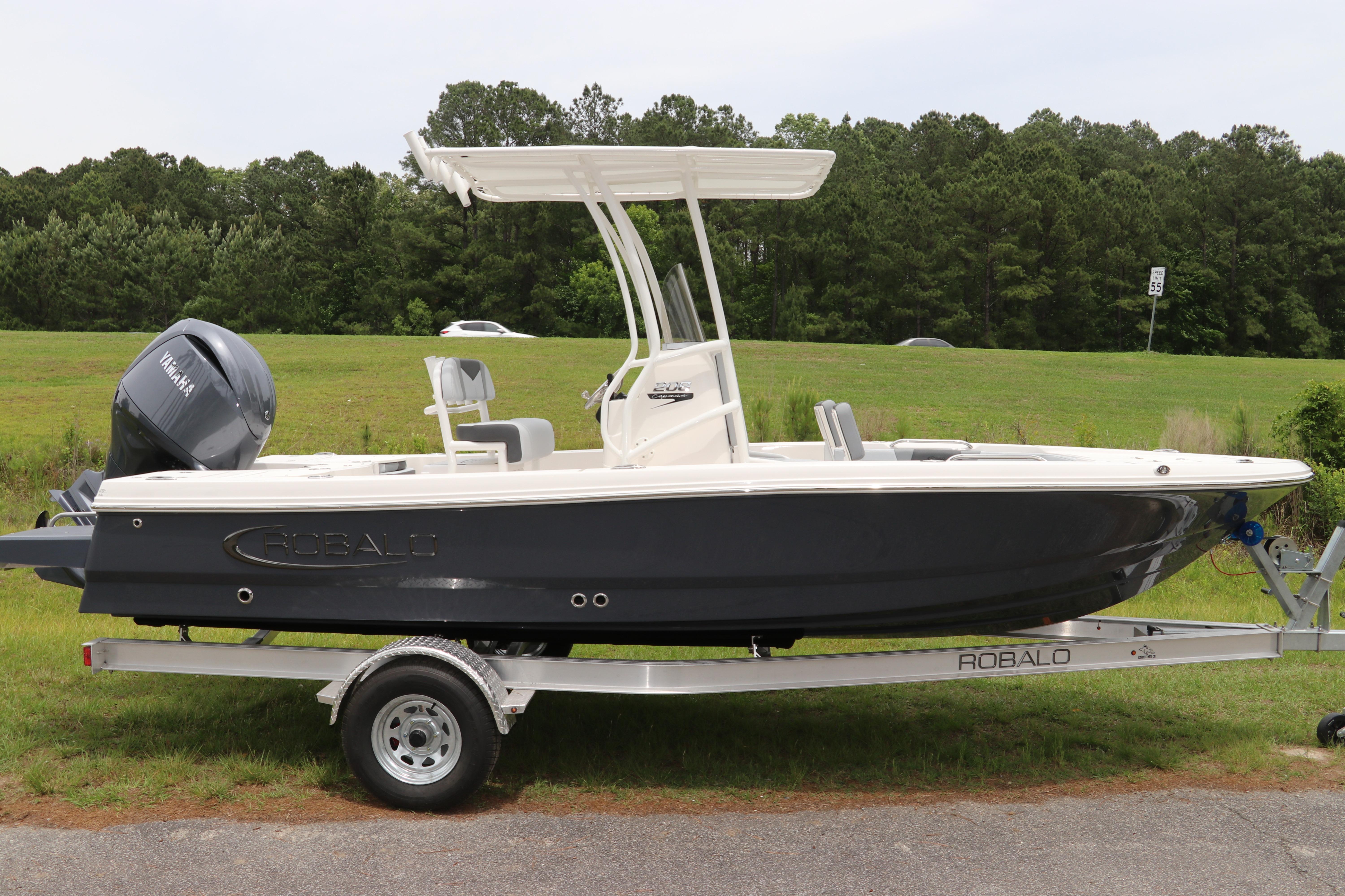 2026 Robalo 206 Cayman