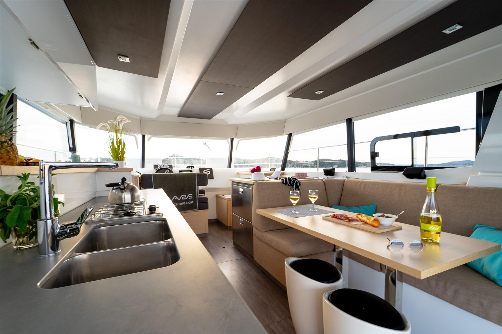 2020 Fountaine Pajot Motor Yacht 37