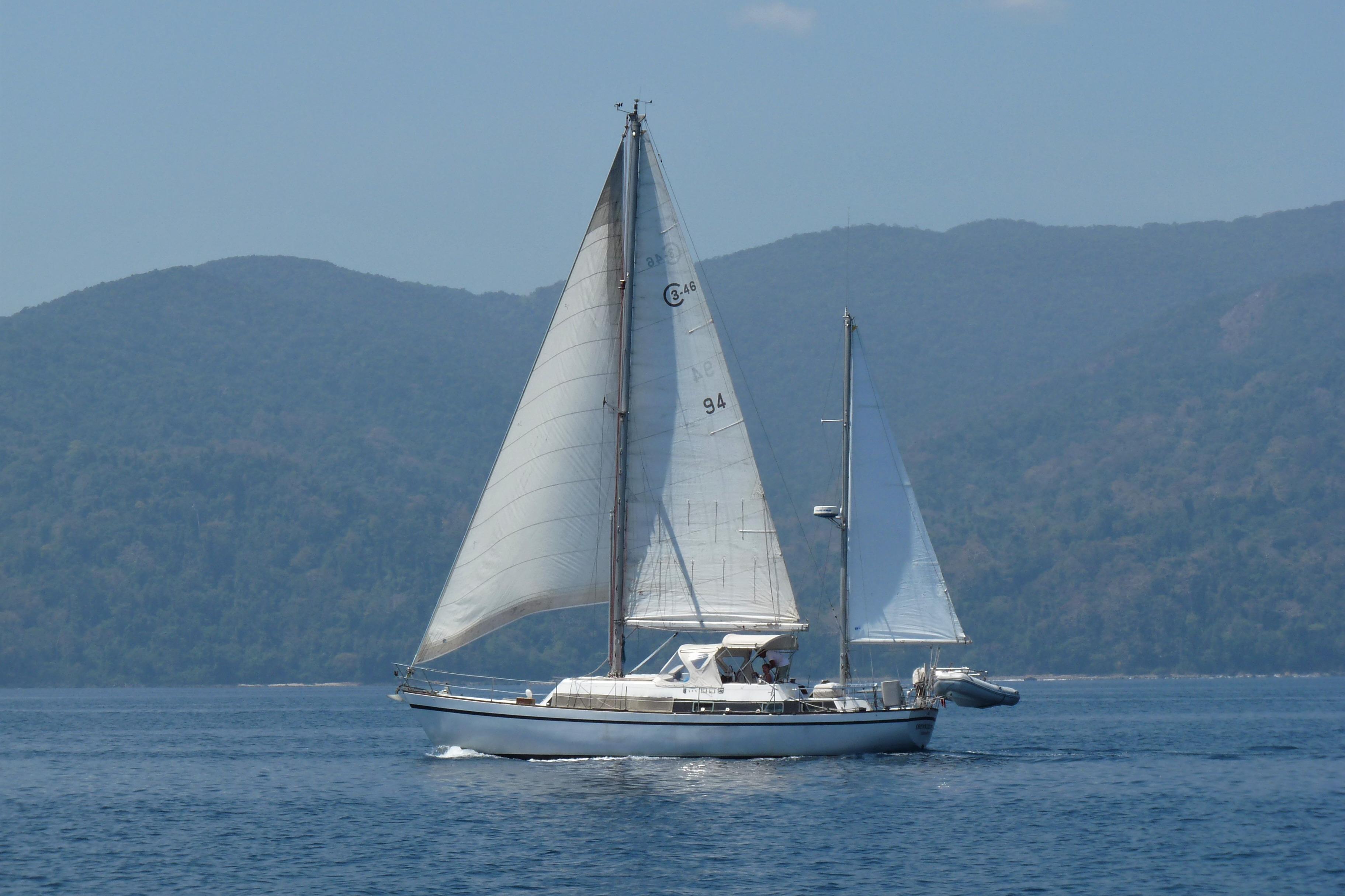 1976 CAL 3-46 FT Center Cockpit Ketch