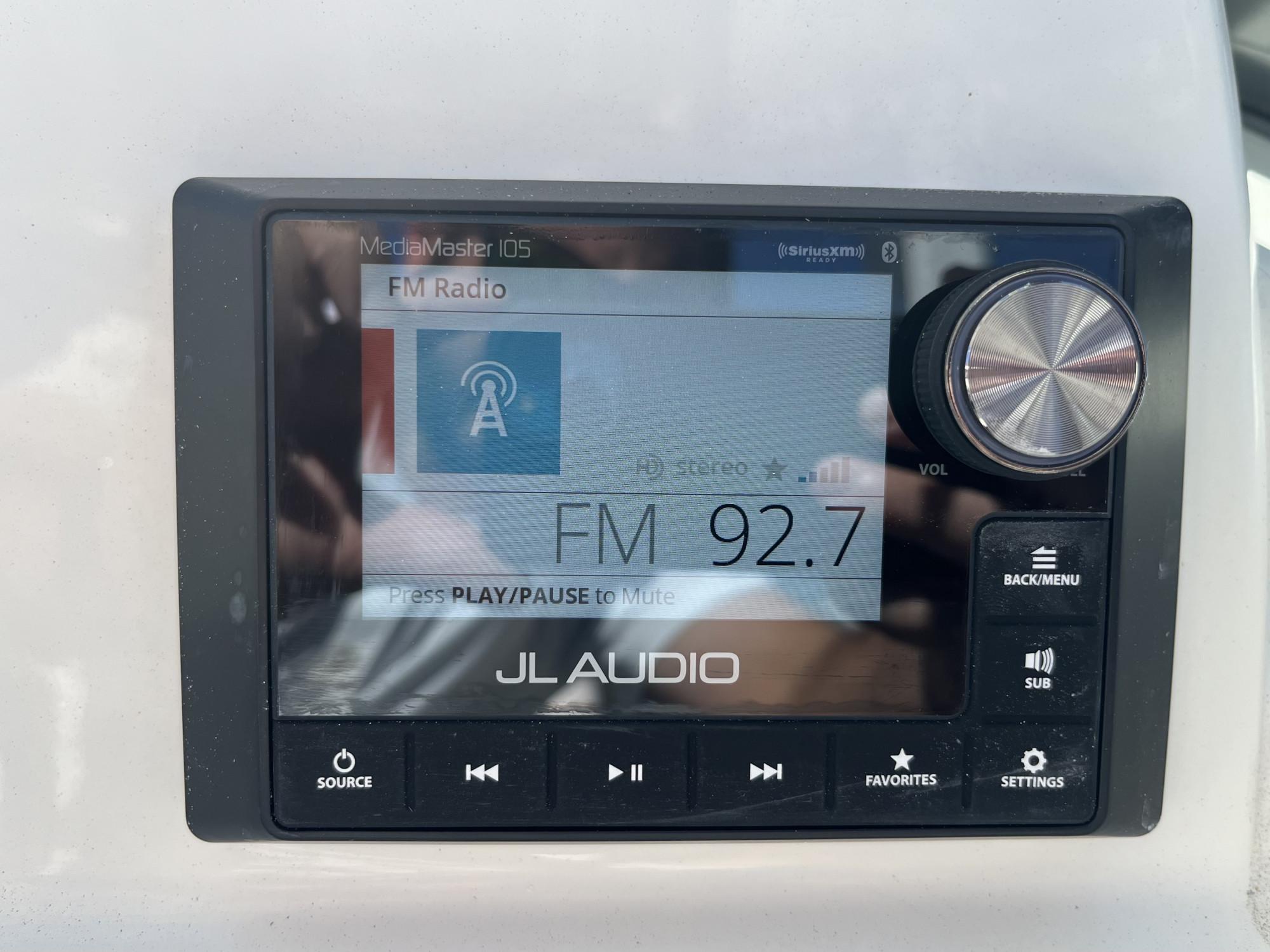 2025 Cobia 240 Dual Console - 16