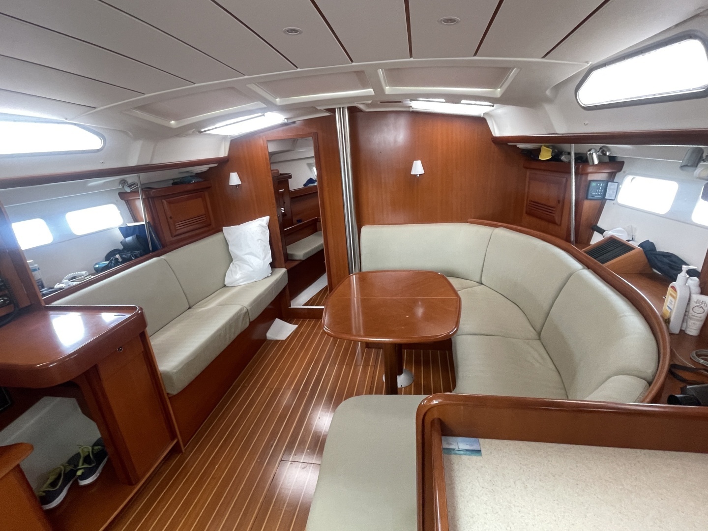 2007 Beneteau 423 - Image 4