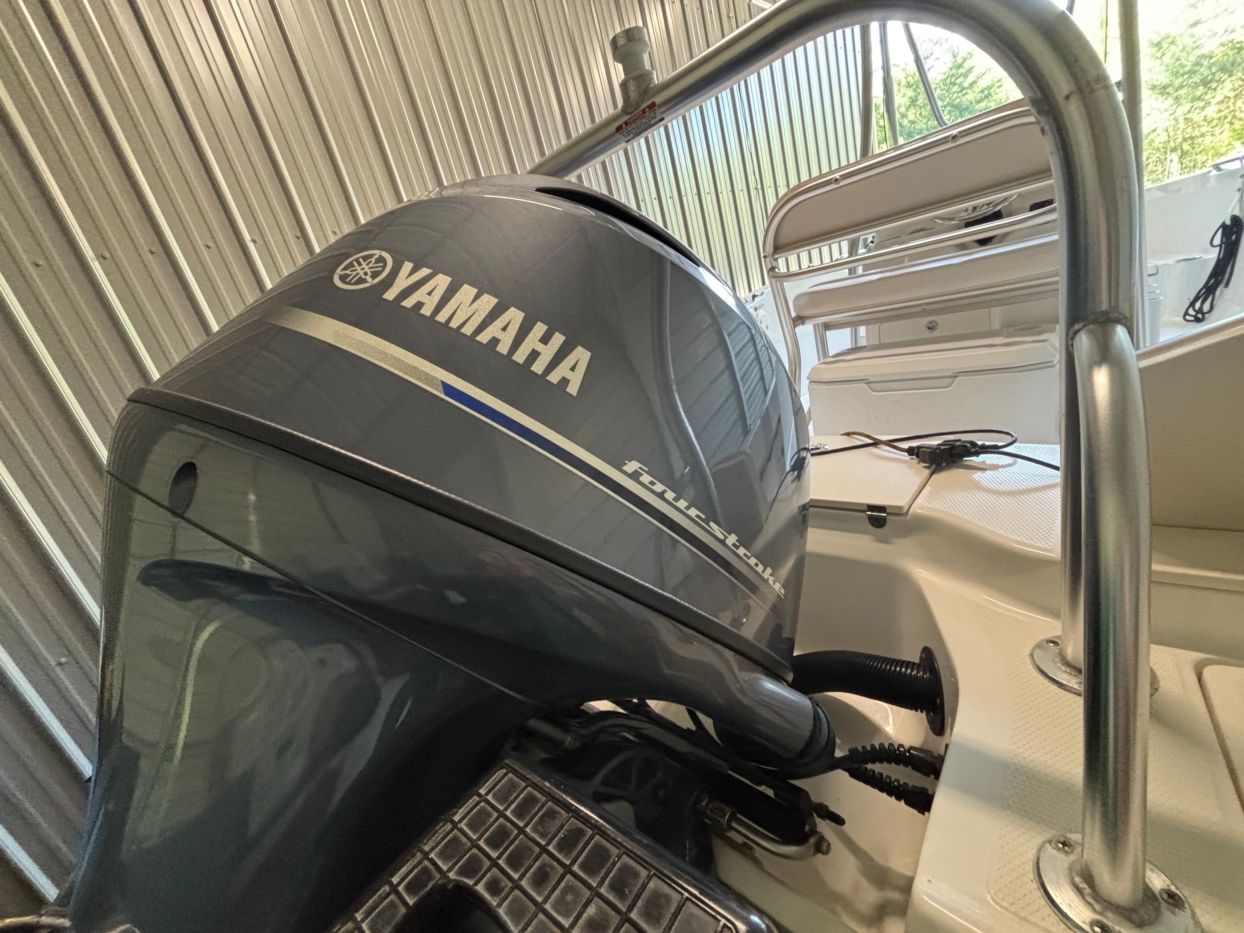 2017 Robalo R180 Center Console - 5