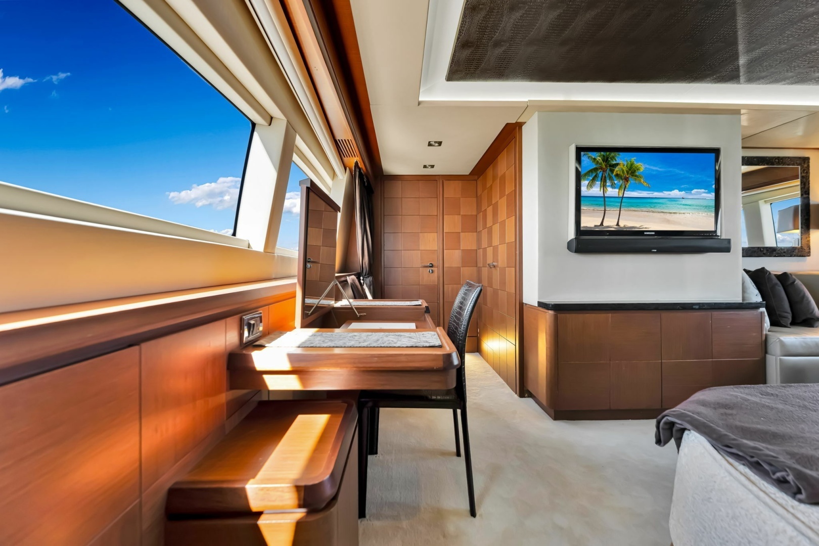 2005 Azimut 105 - Image 88