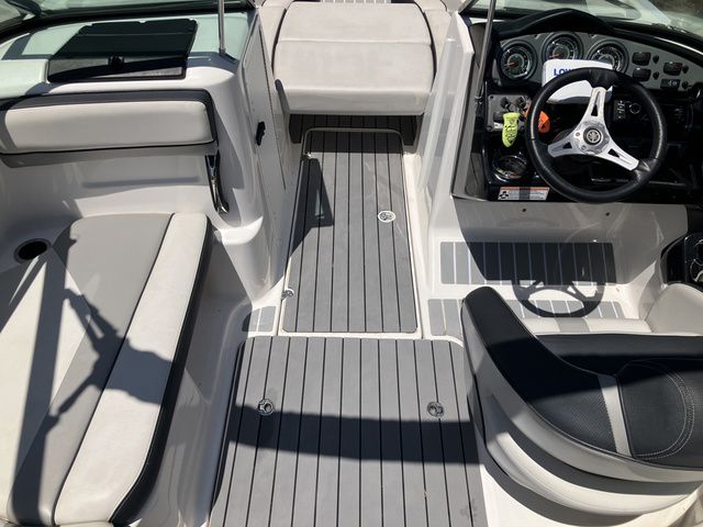 2016 Yamaha Boats 212X - 11