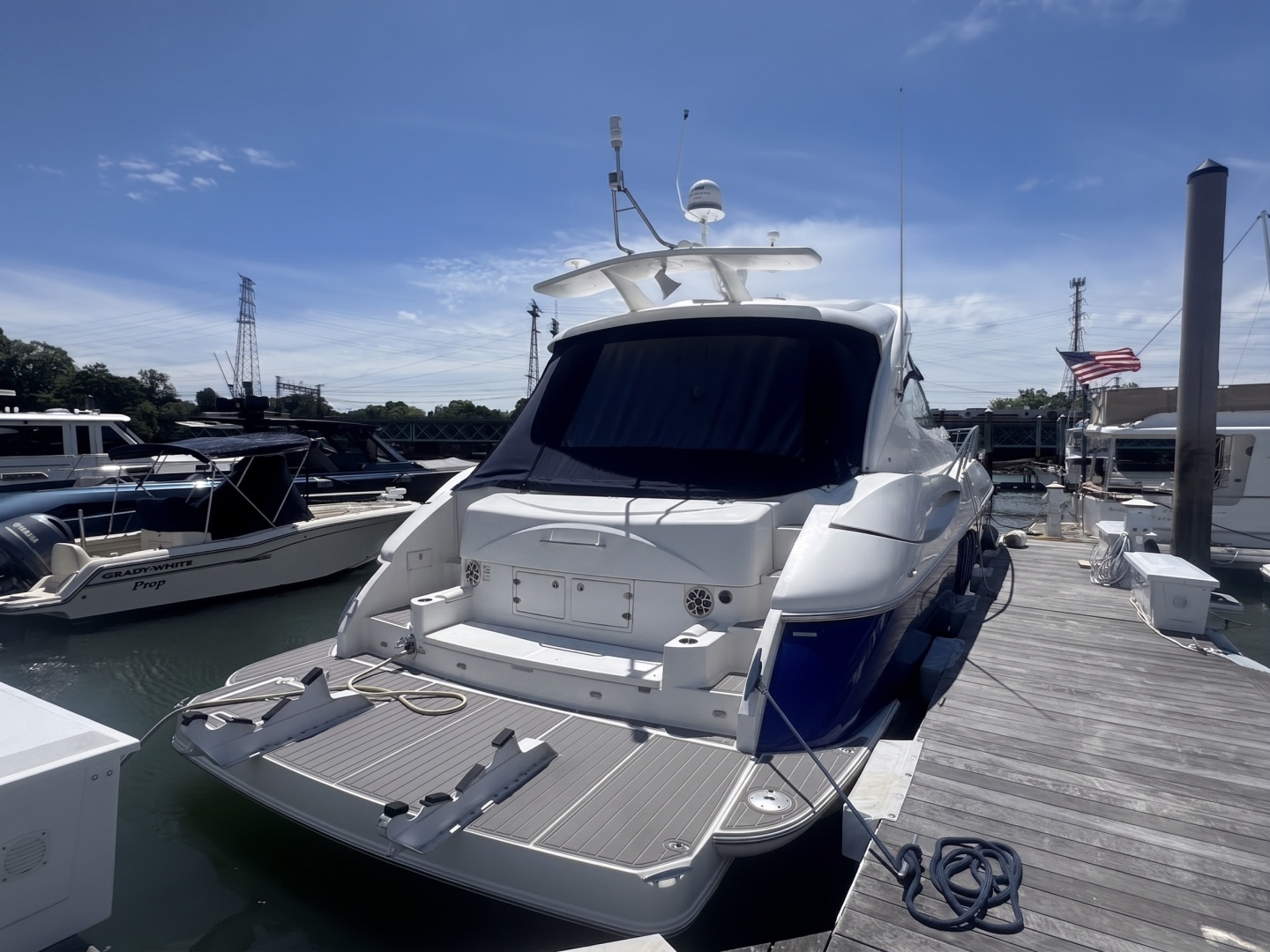 2006 Cruisers Yachts 520 Express - Image 5
