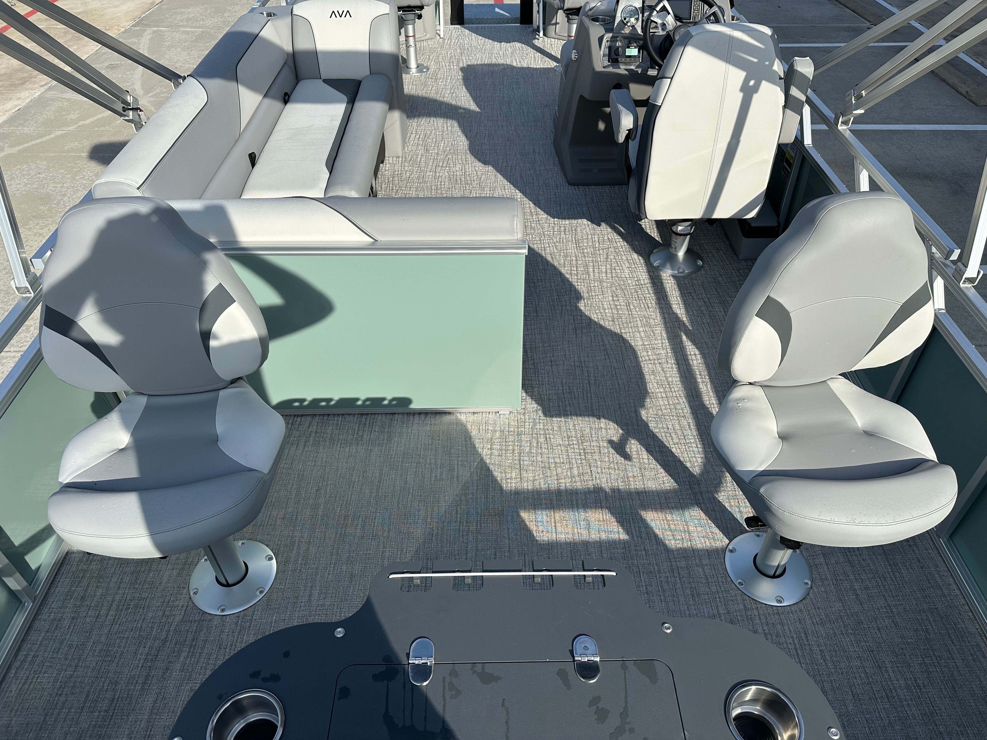 2026 Avalon Venture 85 Rear Fish - 21' - 31