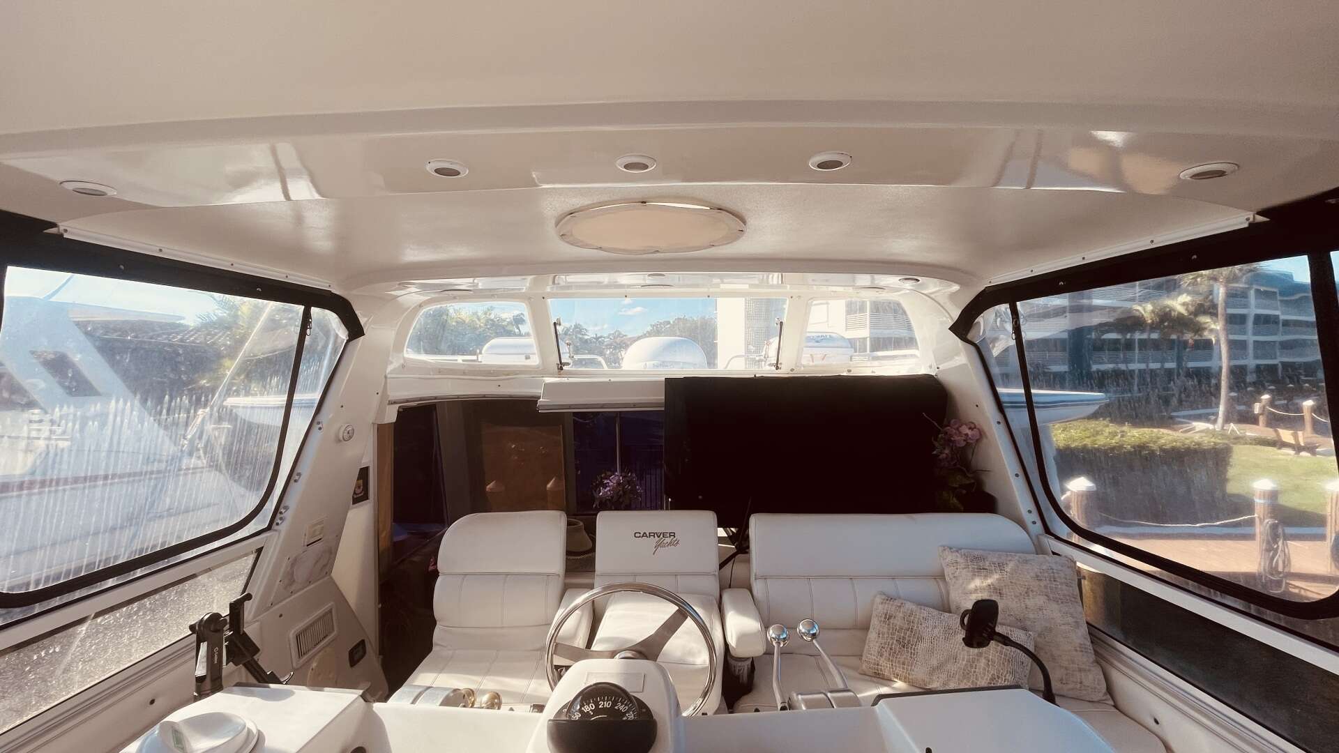 1997 CARVER YACHTS 500 COCKPIT MY - Image 53