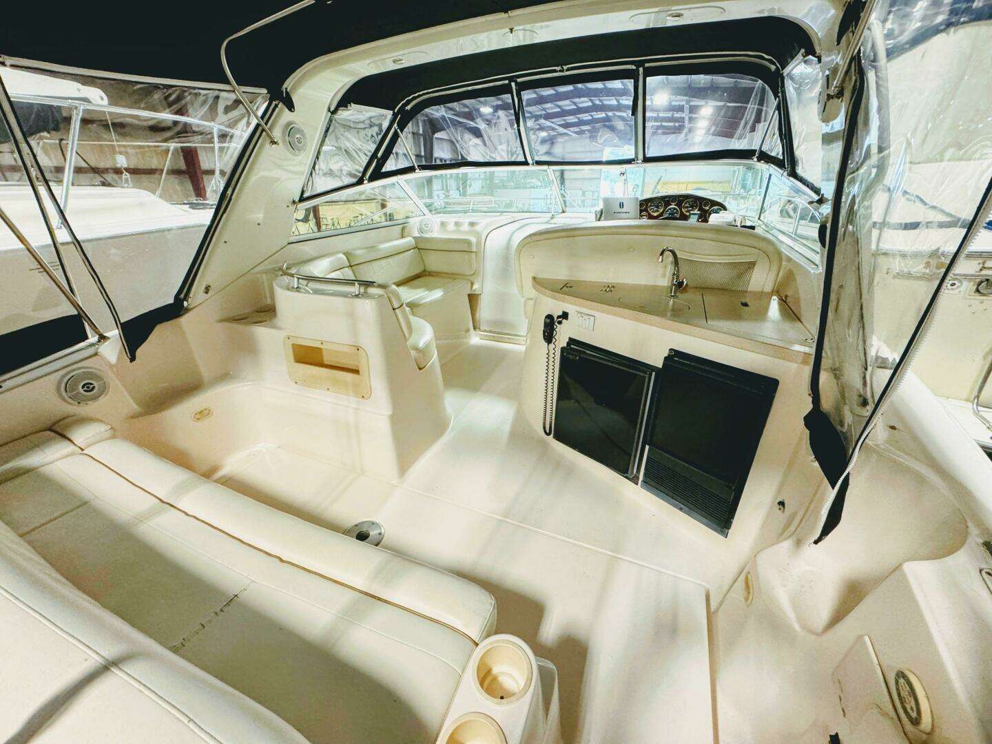 2002 Rinker 342 Fiesta Vee - Image 5