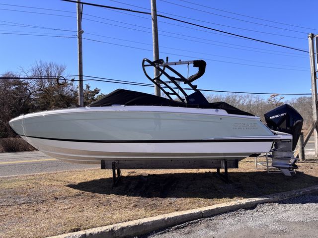 2026 Cobalt R4 Outboard Coastal Edition Bowrider