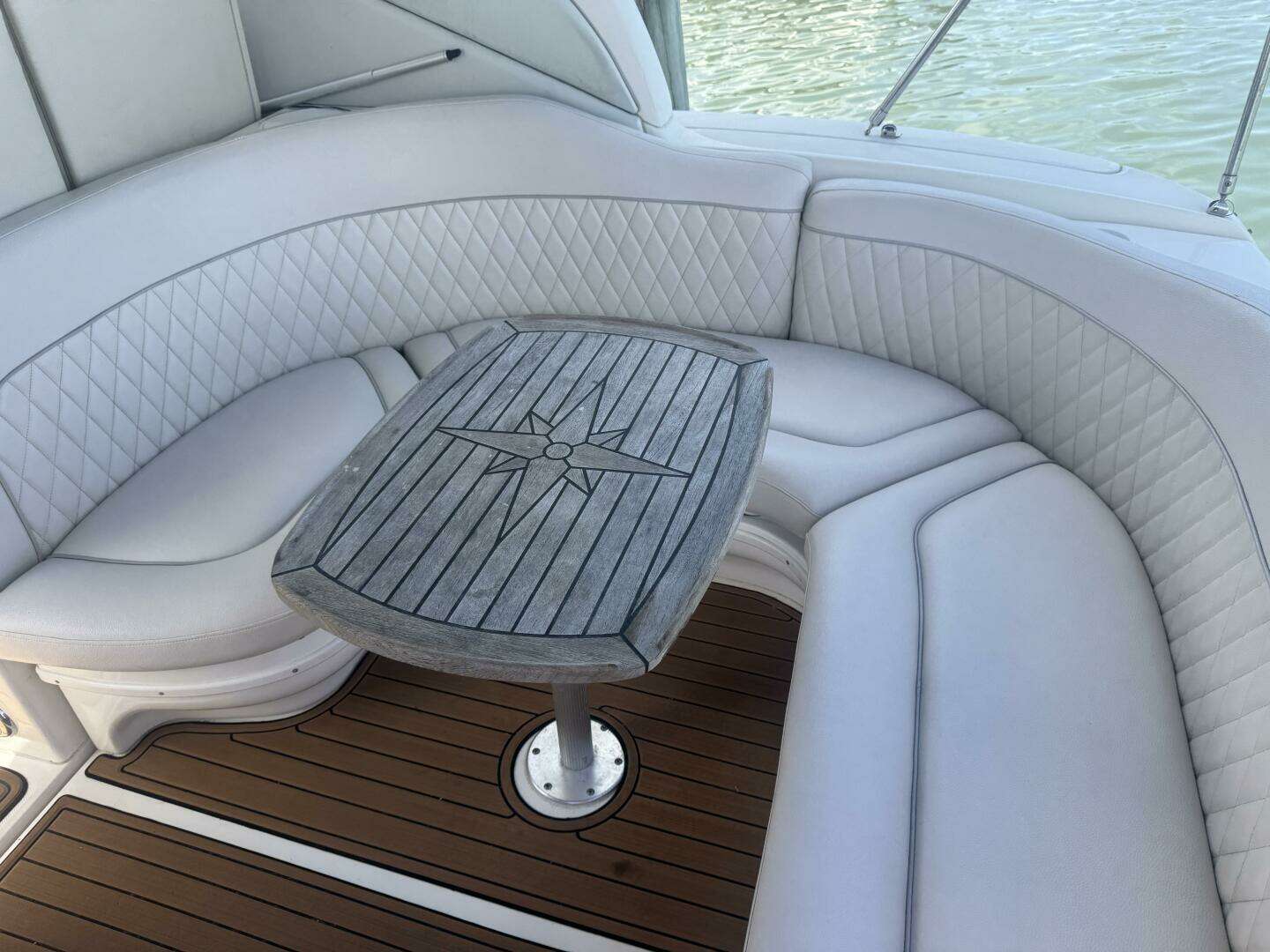2002 Sea Ray 320 Sundancer - Image 14