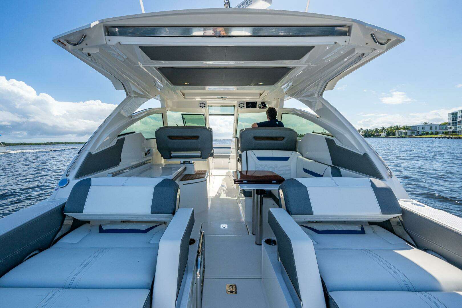 2021 Tiara Yachts 34 LX - Image 13