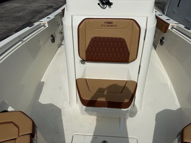2027 Cobia 245 Center Console - 19