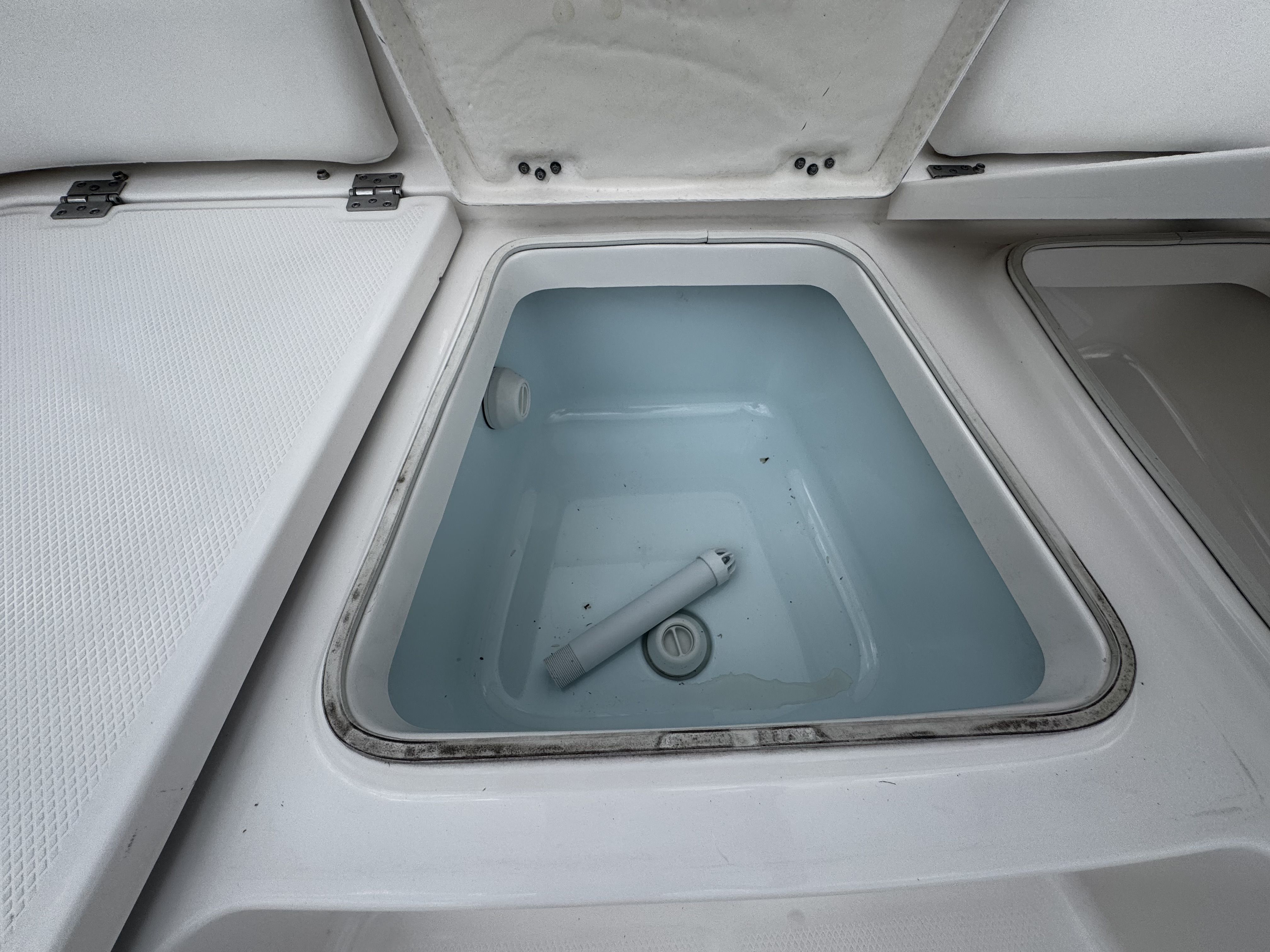 2022 Robalo Cayman 226 - 10