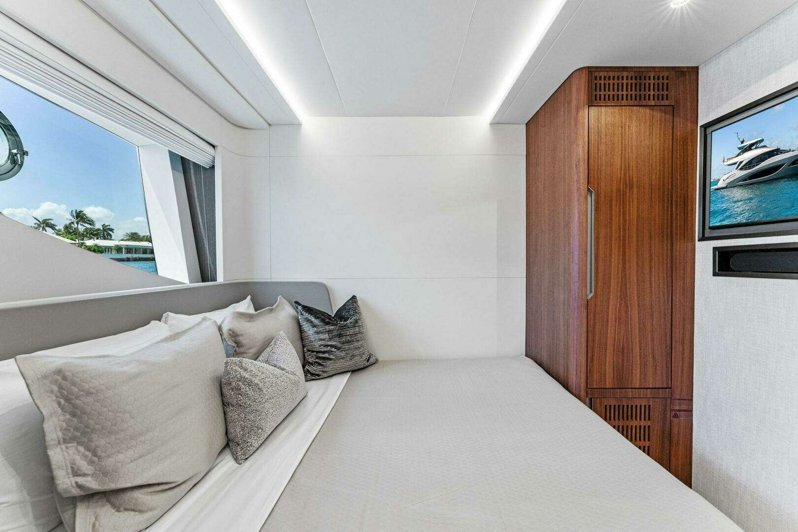 2024 Aquitalia Yachts Flybridge - Image 39