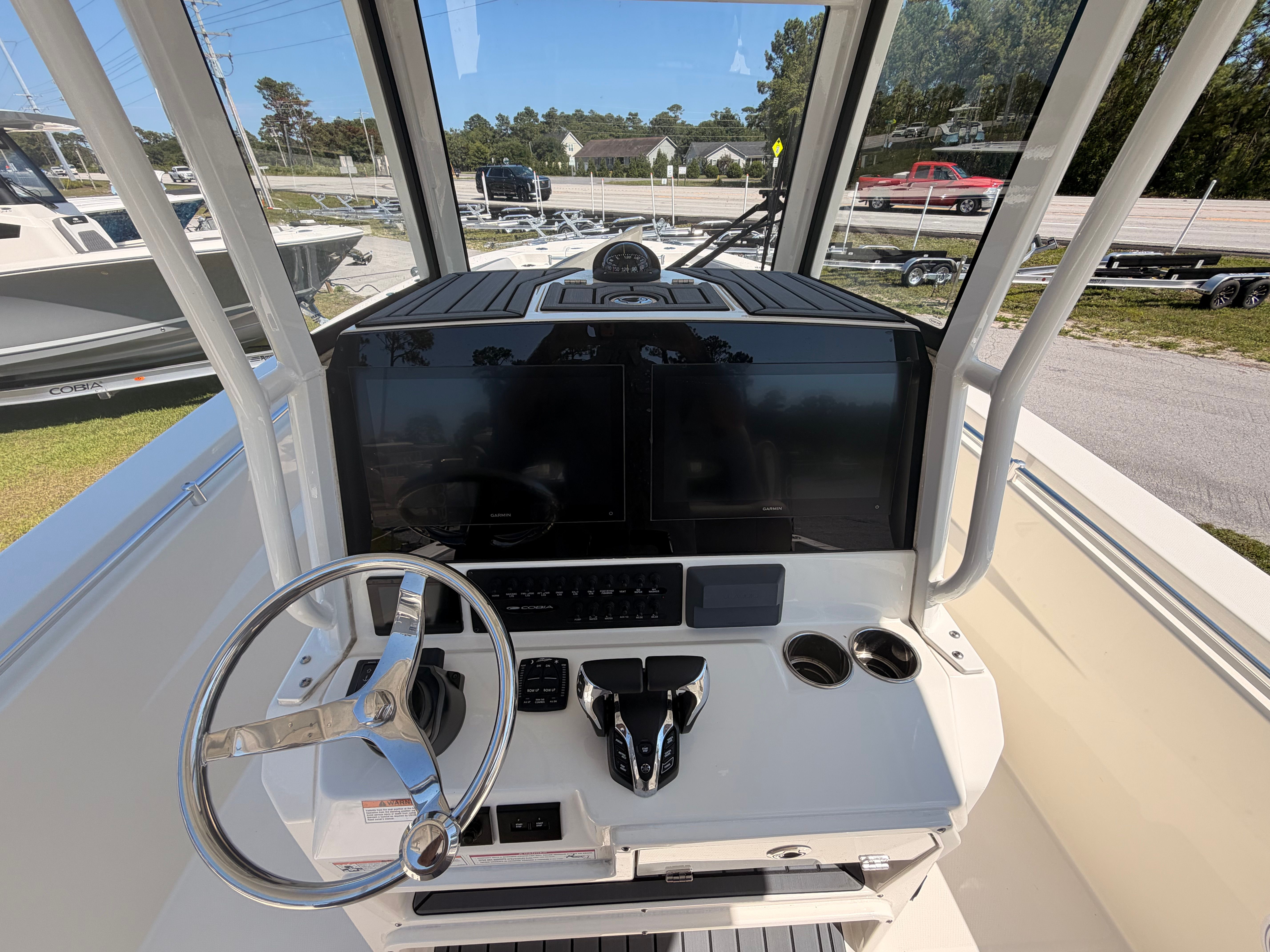2026 Cobia 285CC - 15