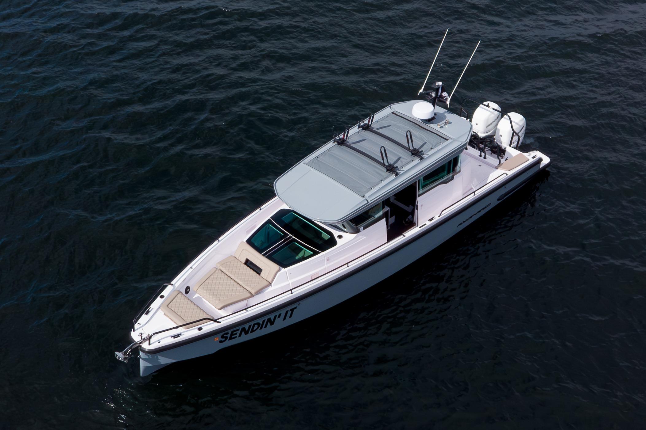 2022 Axopar 37 XC Cross Cabin
