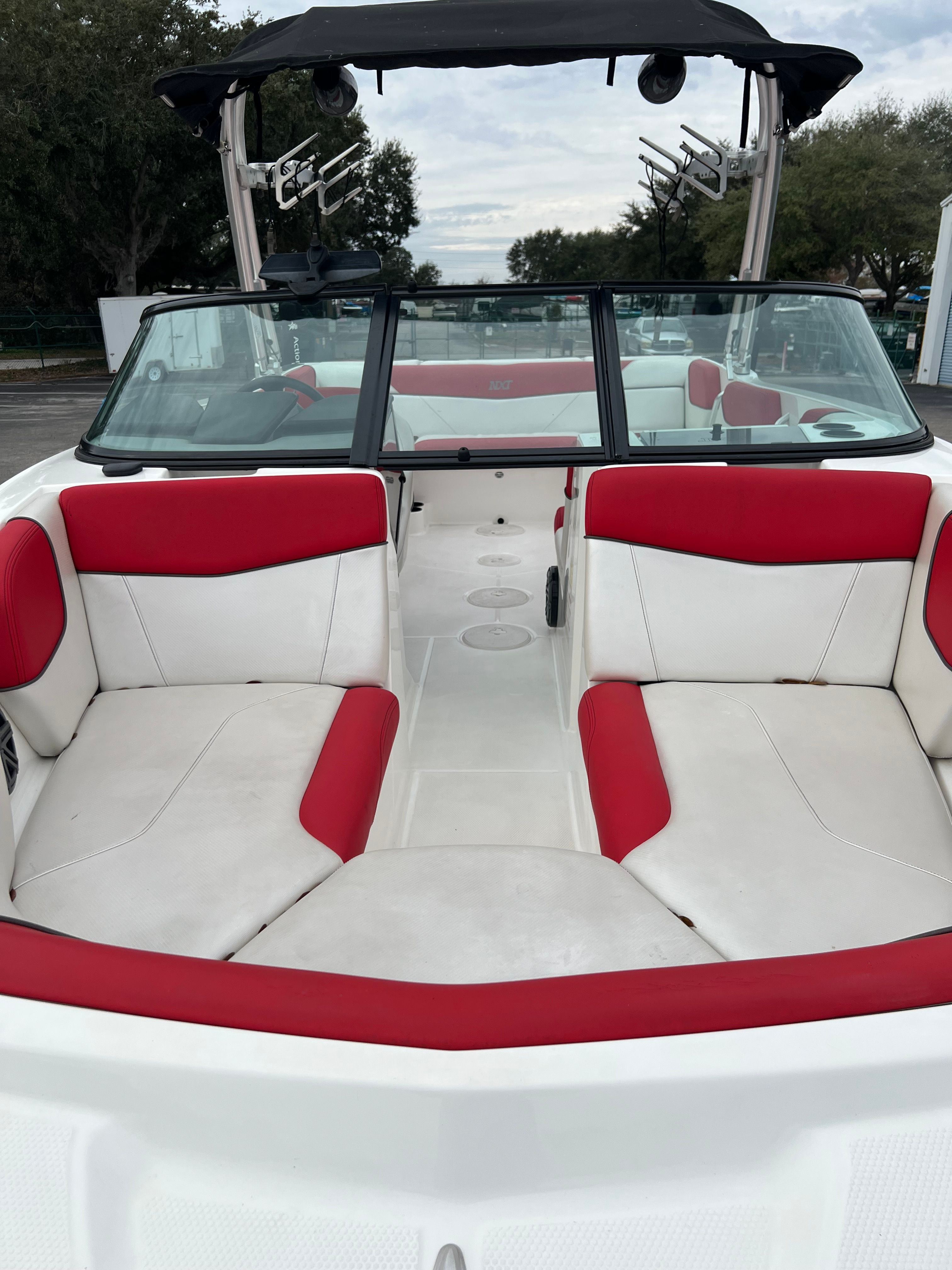 2016 MasterCraft NXT22 - 12