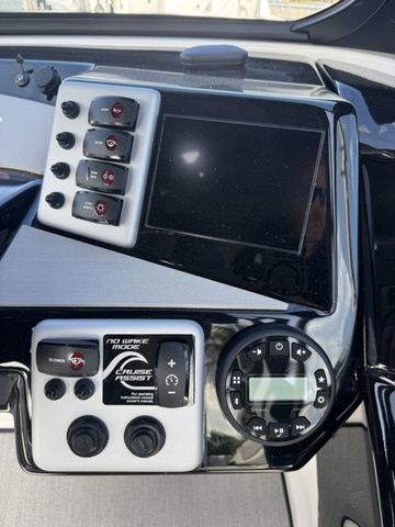 2026 Yamaha Boats AR220 - 19