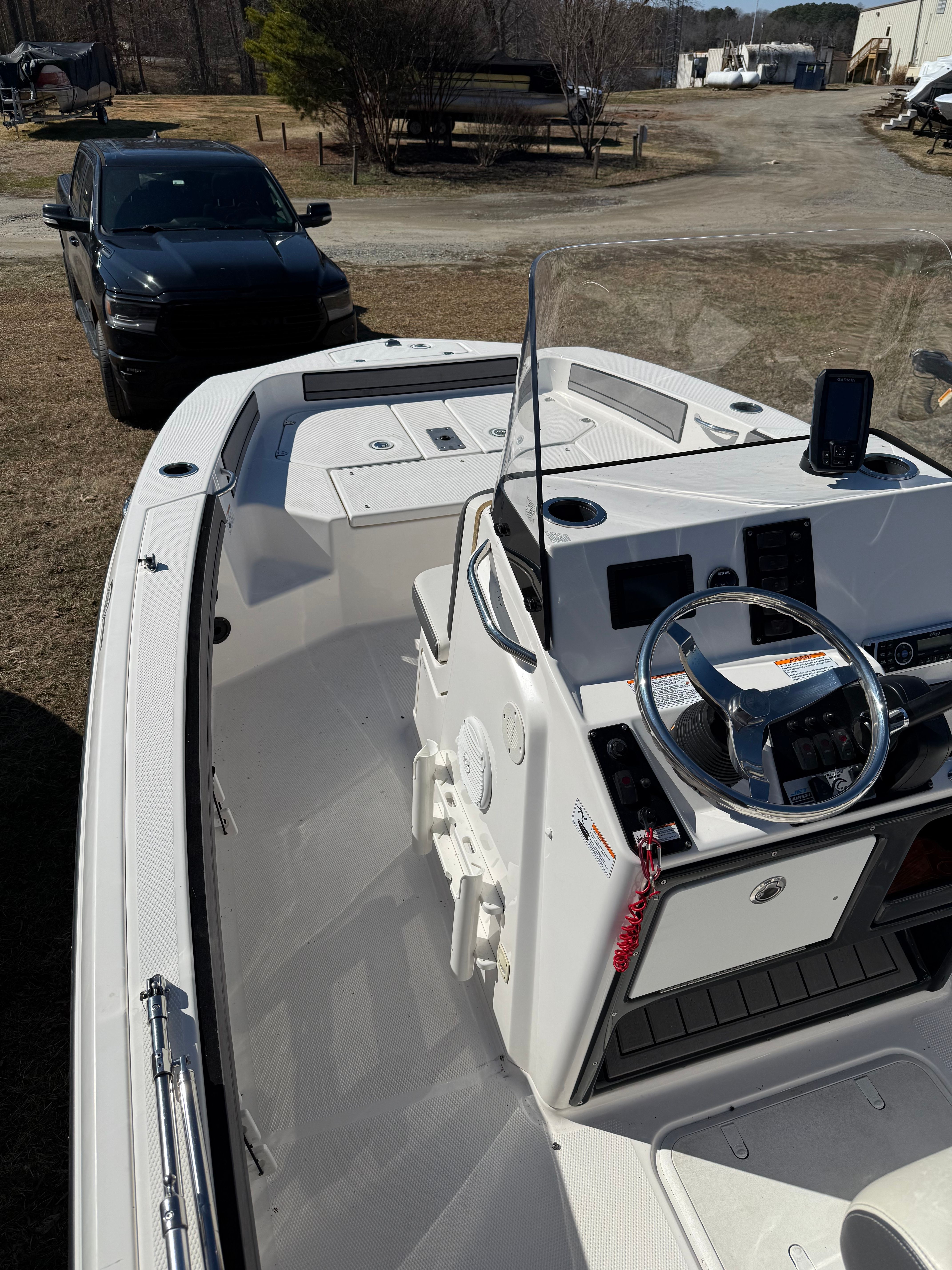 2018 Yamaha Boats 190 FSH Deluxe - 10