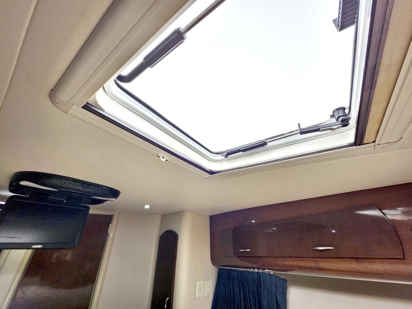 2007 Carver 36 Mariner - Image 28