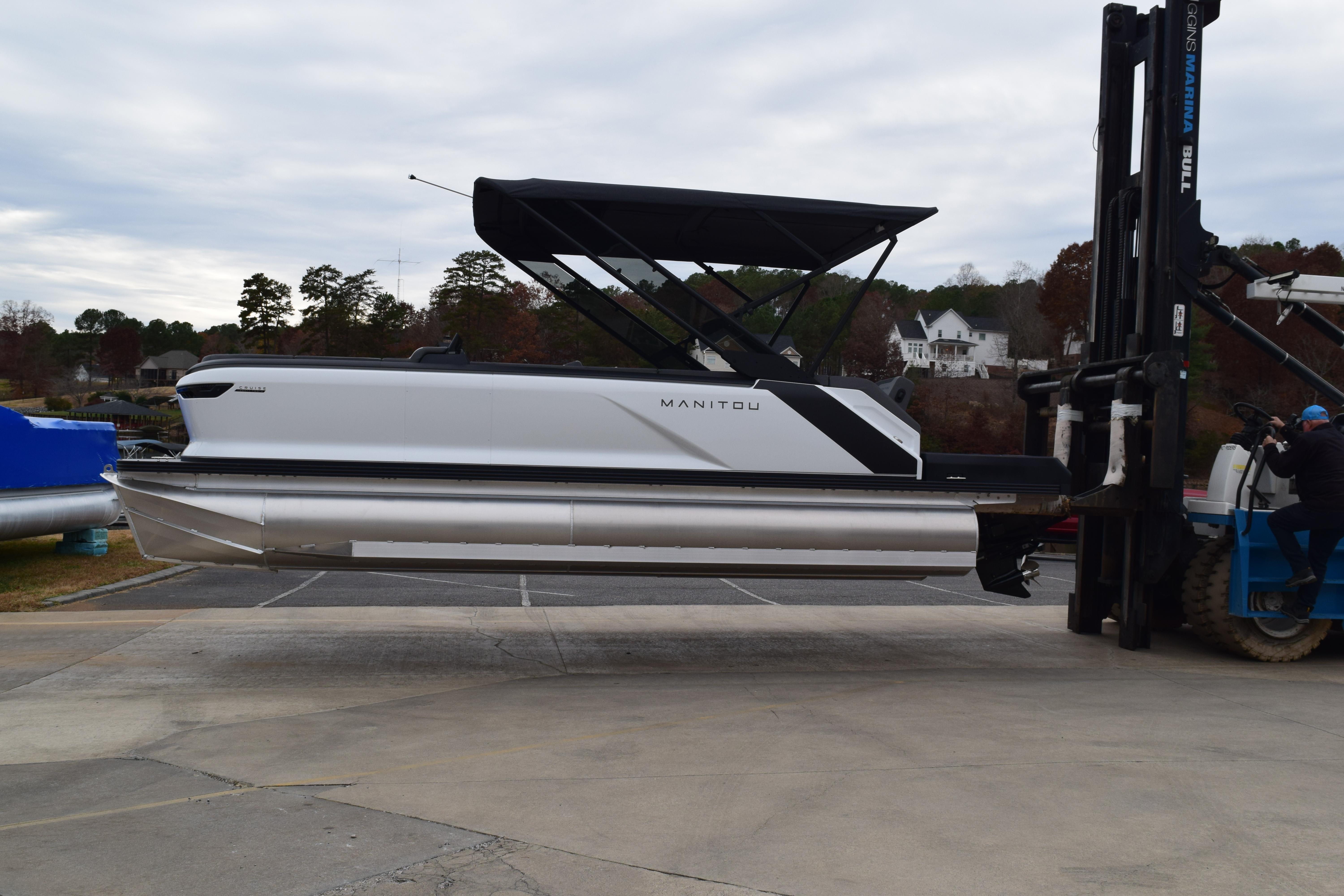 2024 Manitou 22' Cruise Switchback Stealth