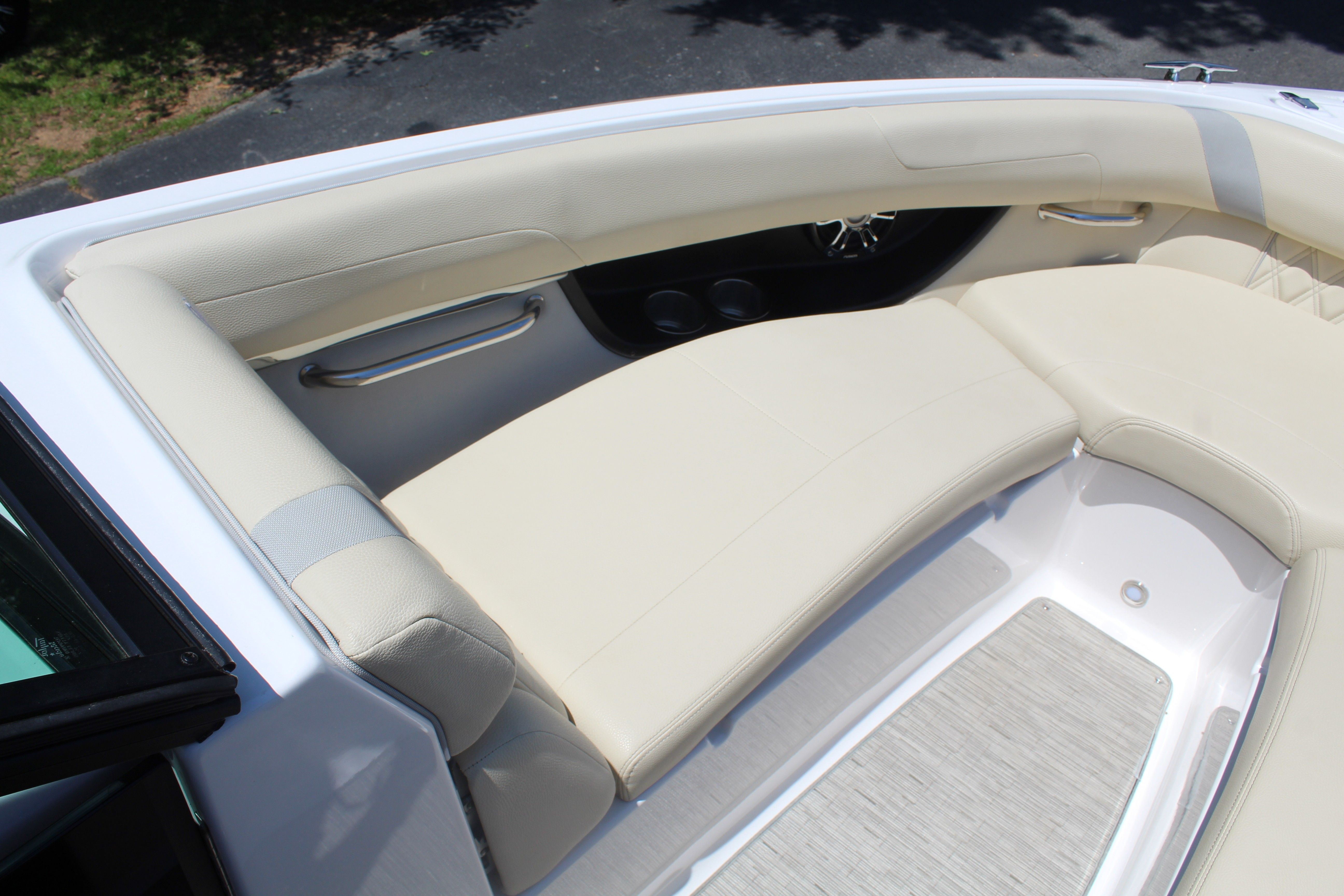 2019 Regal 25 RX Surf - 14
