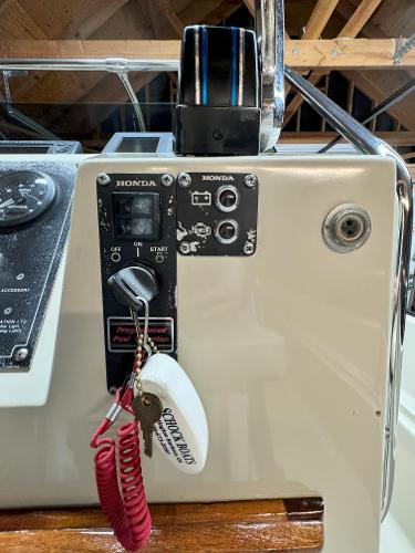 1986 Boston Whaler Montauk - 13