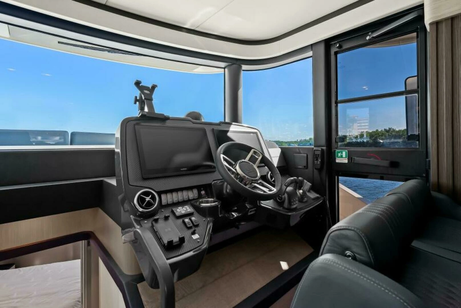 2025 Absolute Navetta 53 - Image 7