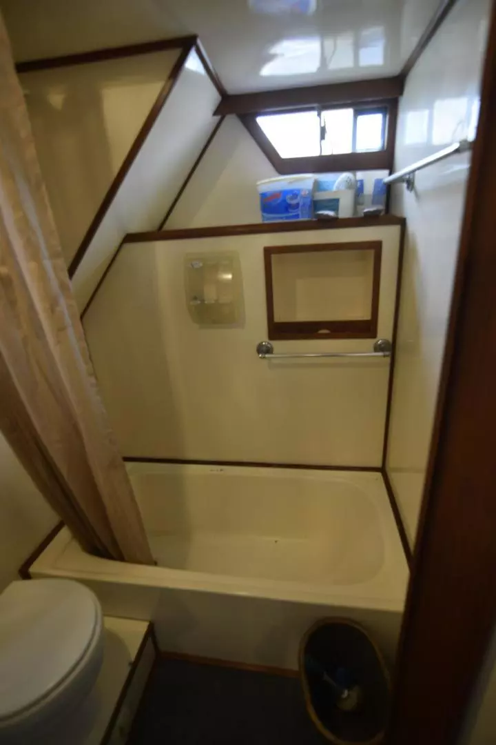 1987 Jefferson Sundeck - Image 19