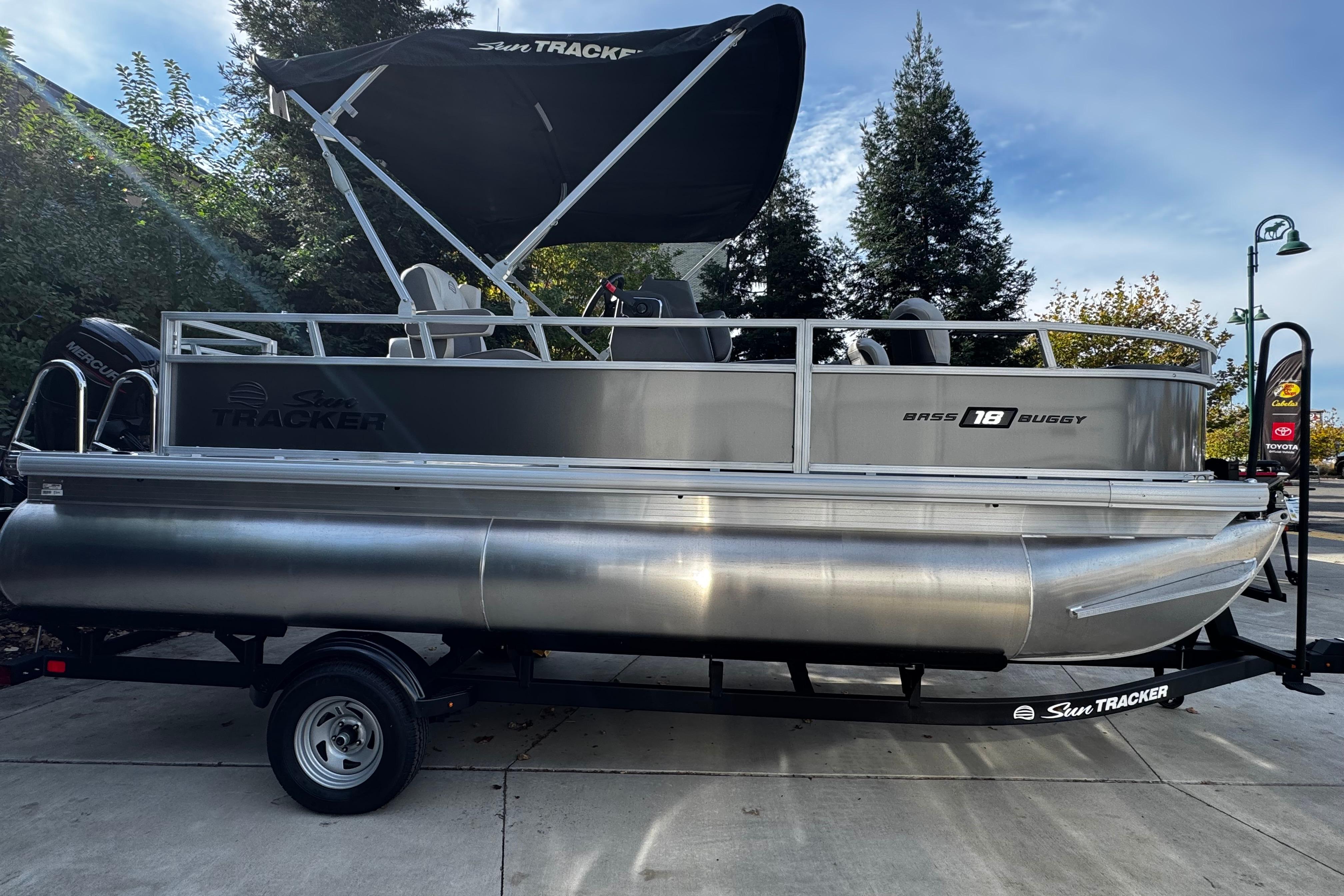2026 Sun Tracker Bass Buggy 18 DLX