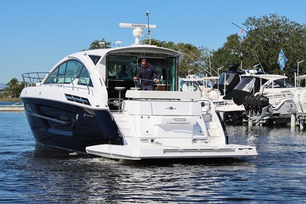 2023 Cruisers Yachts Cantius50
