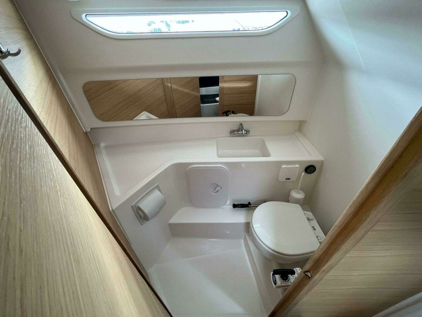 2024 Nimbus Commuter 9 - Image 11