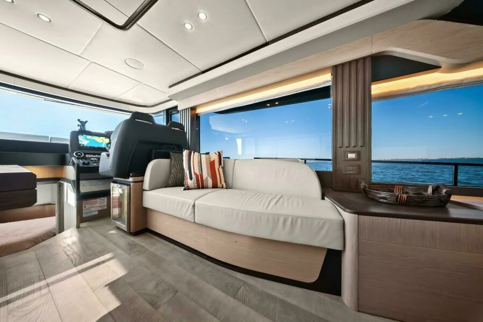 2025 Absolute Navetta 53 - Image 11
