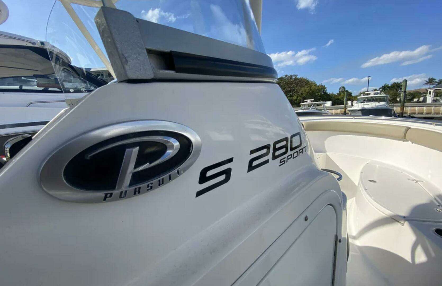 2015 Pursuit Sport - Image 21