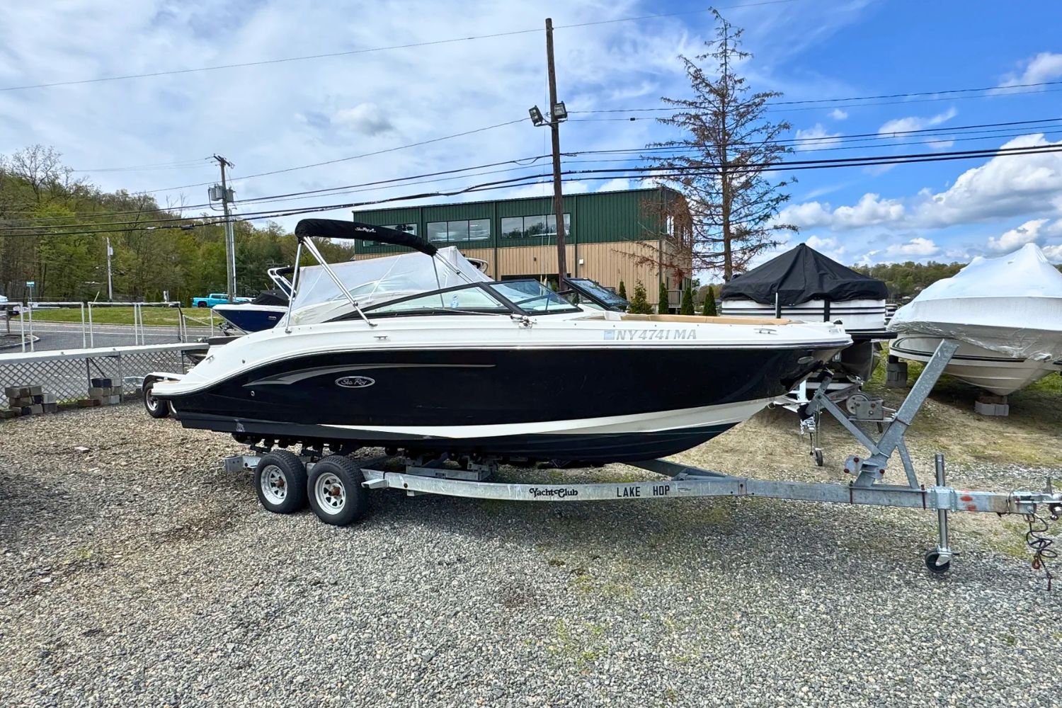 2021 Sea Ray 230SPX