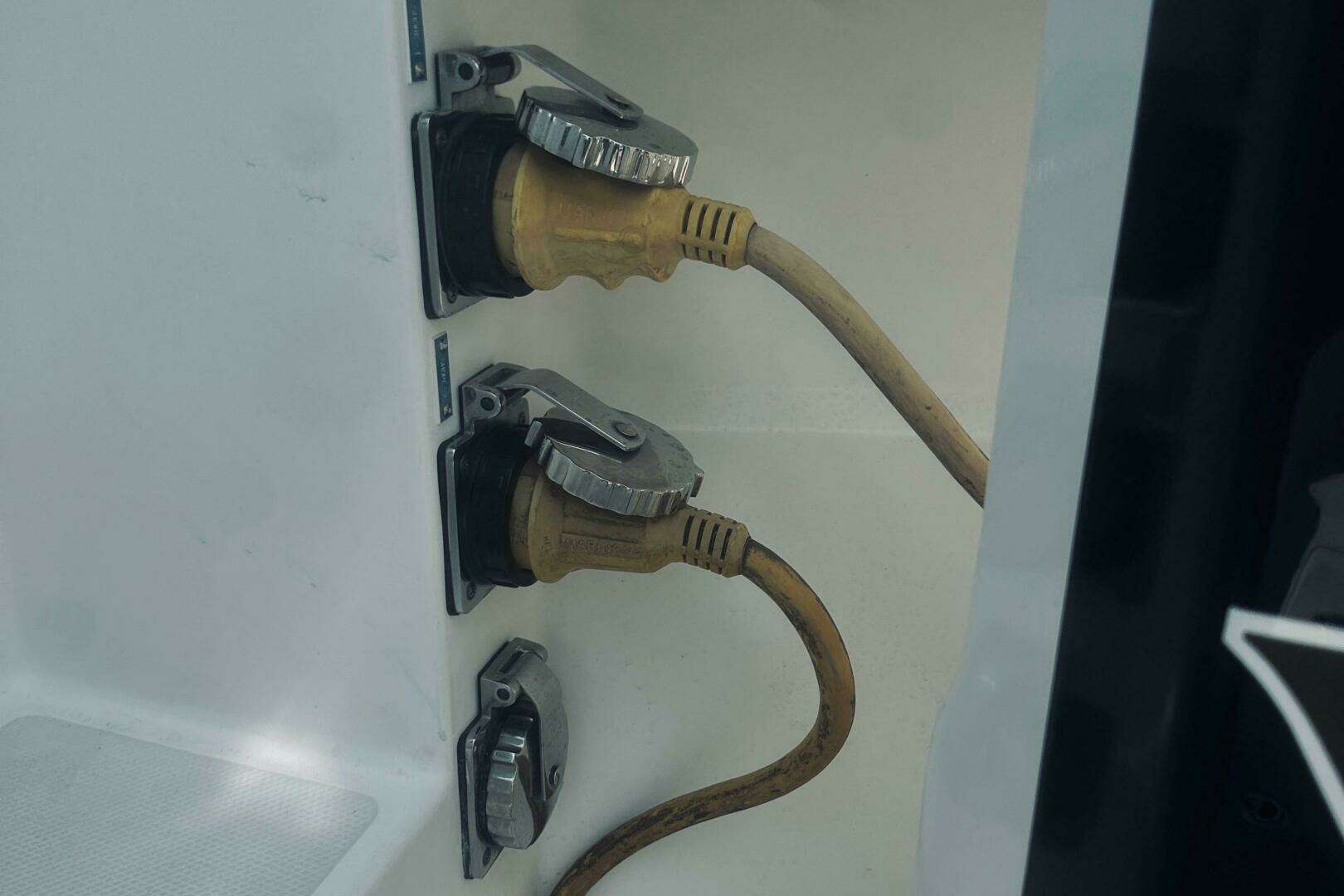 2007 Sabre 34 Express - Image 20