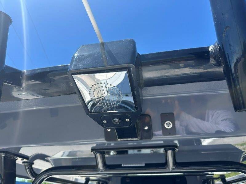 2026 Robalo R300 Center Console - 36