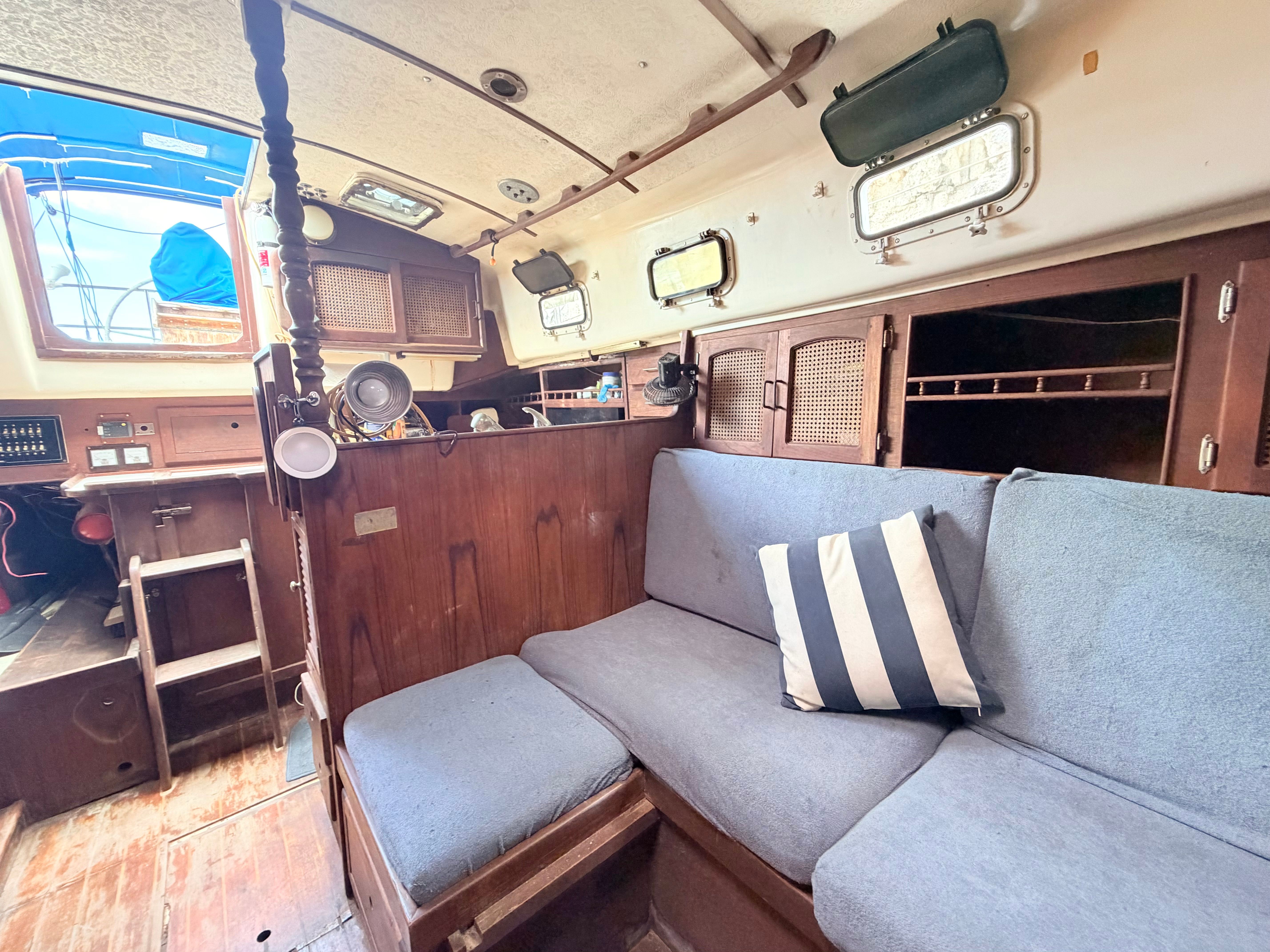 1983 Aloha 34 - 7