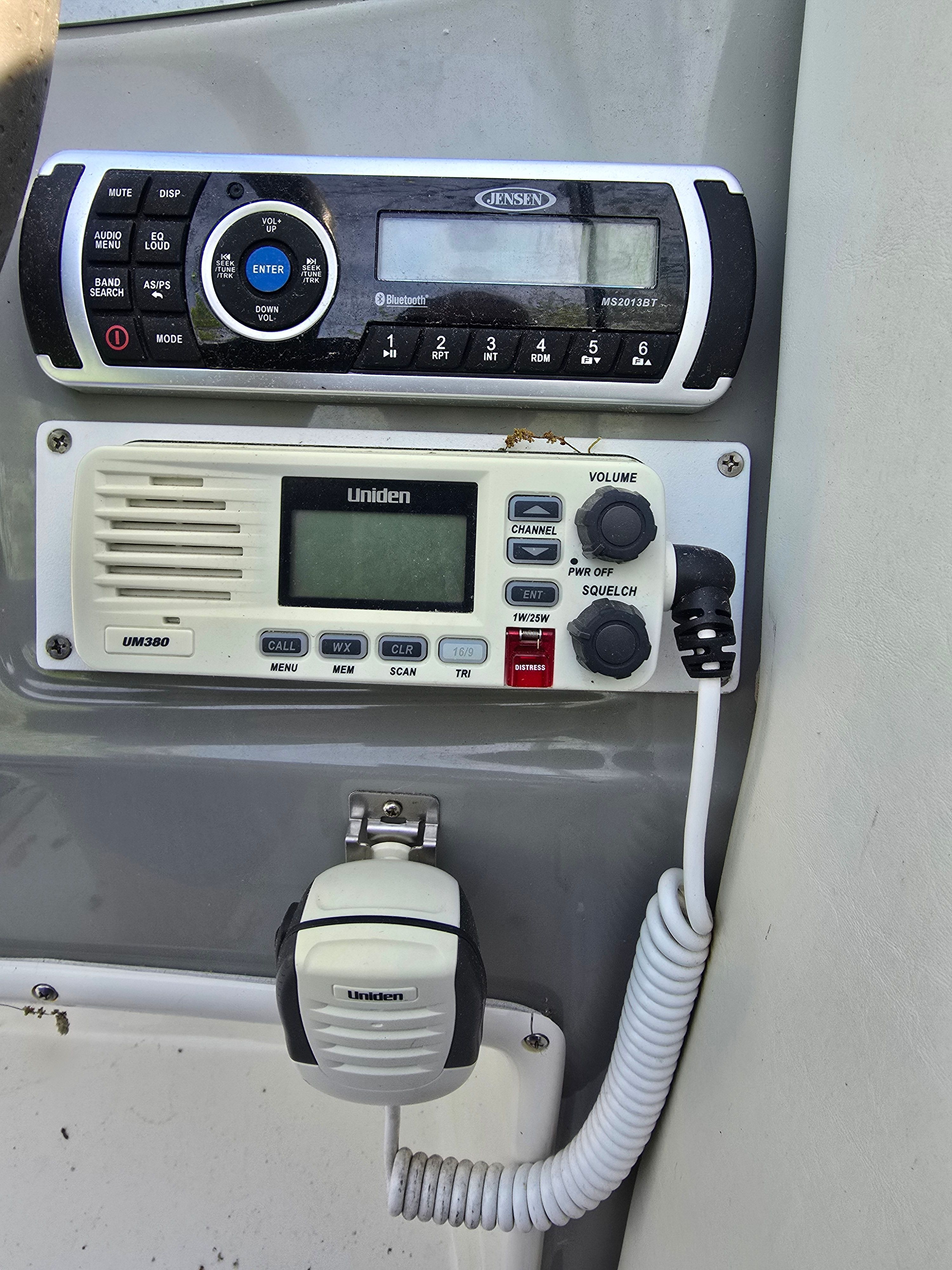 2007 Bayliner Discovery 192 - 32