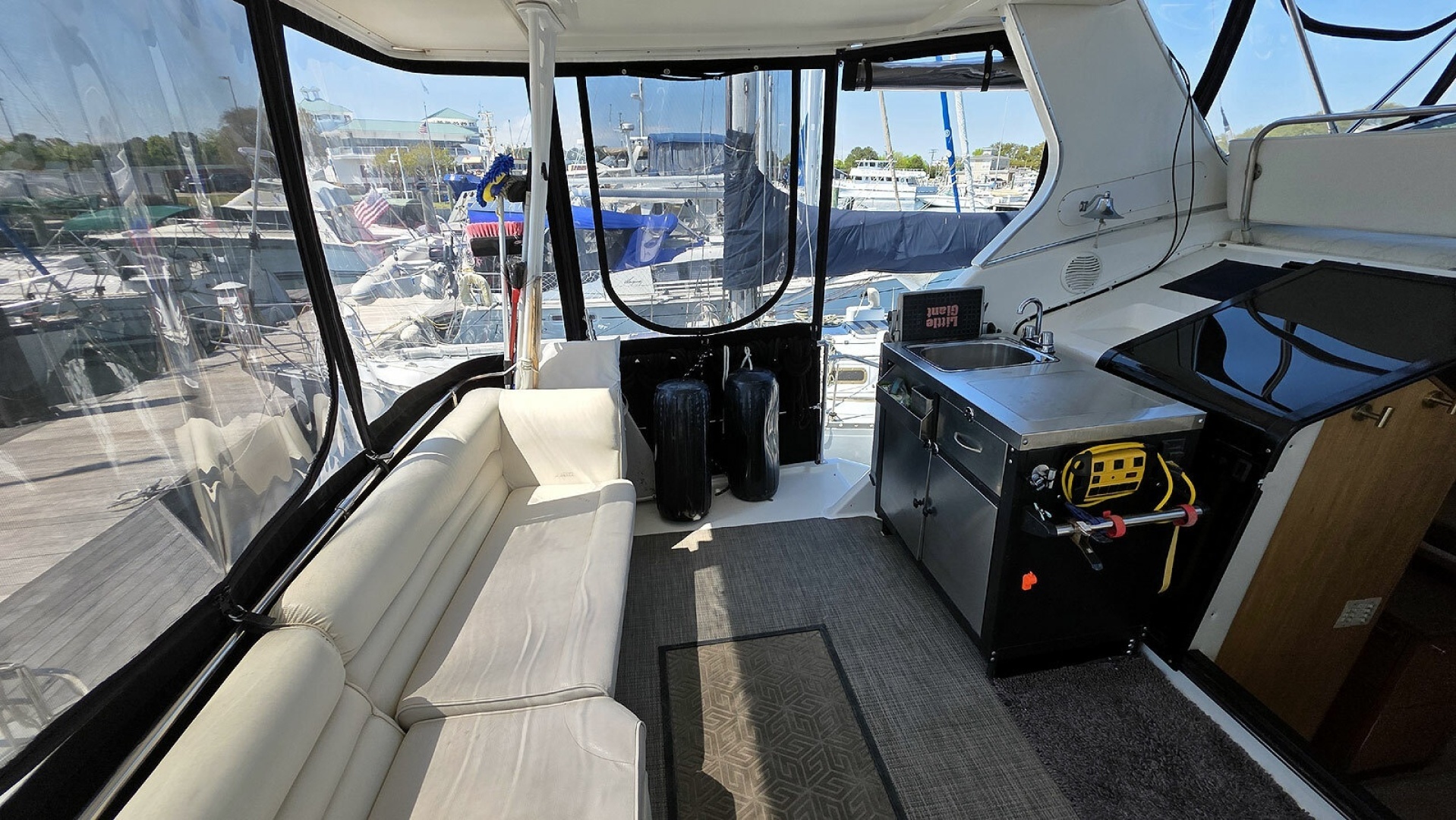 1999 Bayliner 4087 CPMY - Image 10