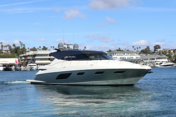 2020 Riviera 6000 Sport Yacht
