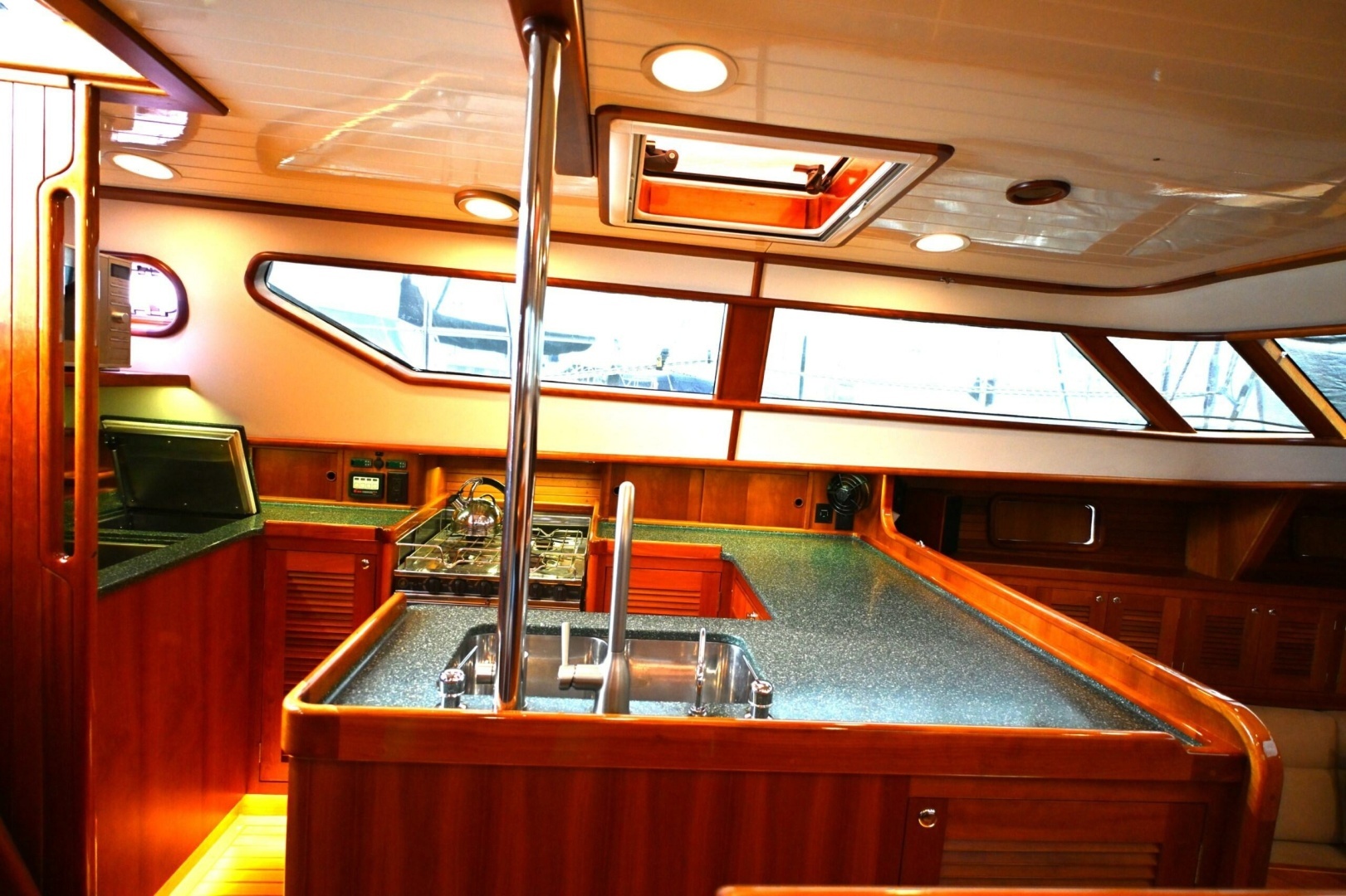 2006 Waterline 50 - Image 39